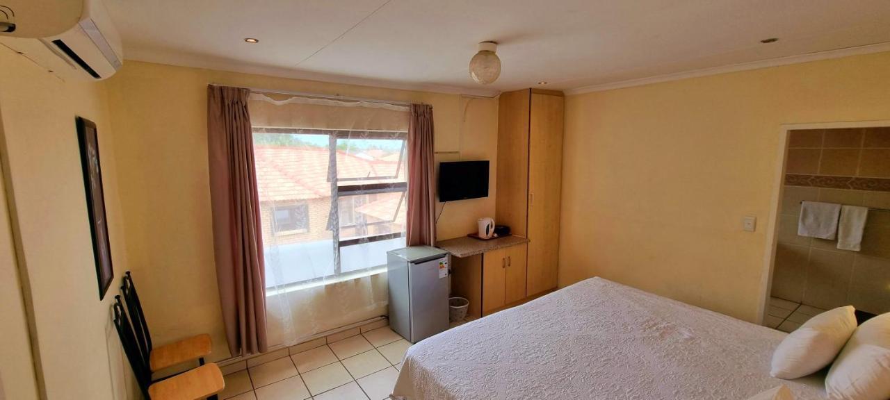 Asda Guesthouse Mogwase Exterior foto